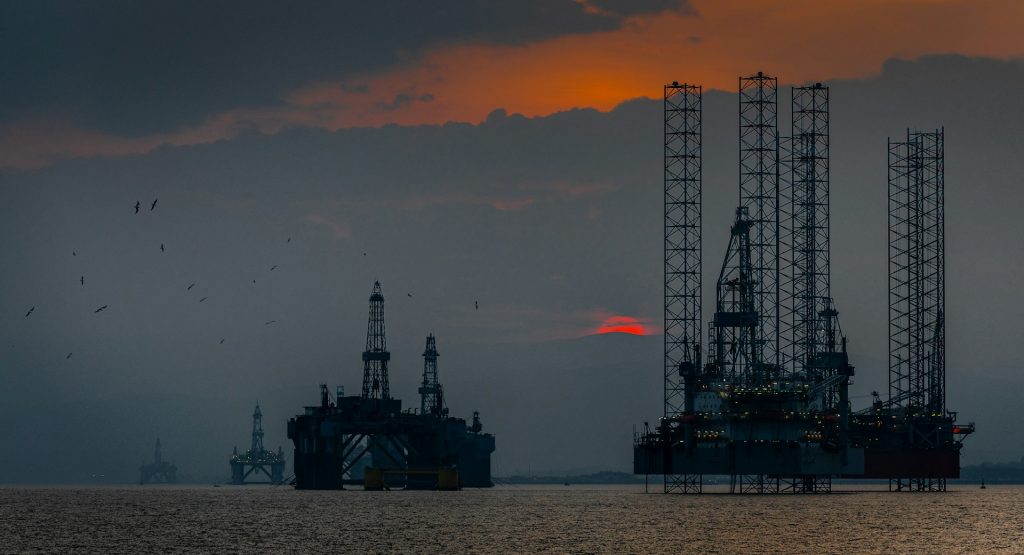 Los Precios del Petróleo Vuelven a Caer: Análisis de la Situación